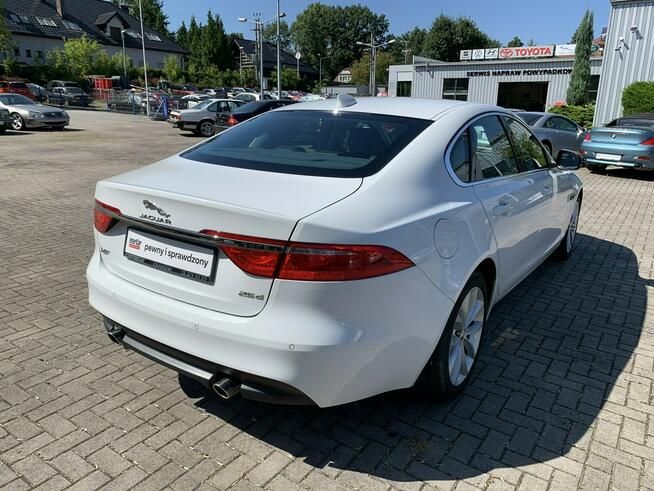 Jaguar XF 2.0d 241 KM