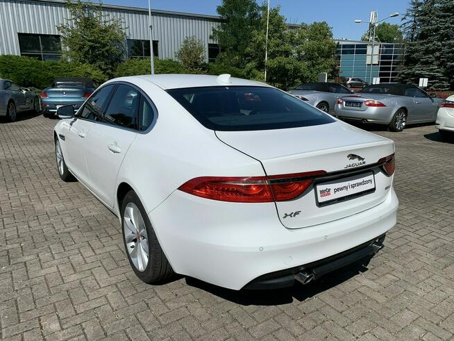 Jaguar XF 2.0d 241 KM