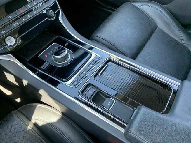 Jaguar XF 2.0d 241 KM