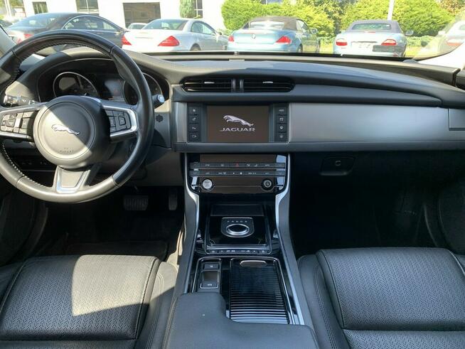 Jaguar XF 2.0d 241 KM
