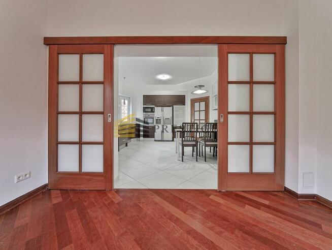 Elegancki przestronny dom