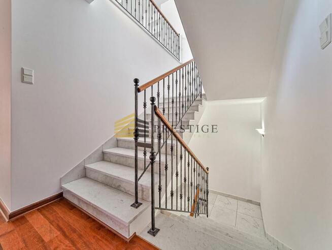 Elegancki przestronny dom