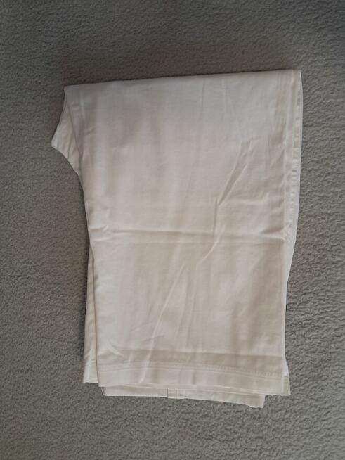 Spodenki damskie - rybaczki, białe, „Mashrum”