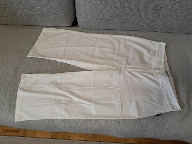 Spodenki damskie - rybaczki, białe, „Mashrum”