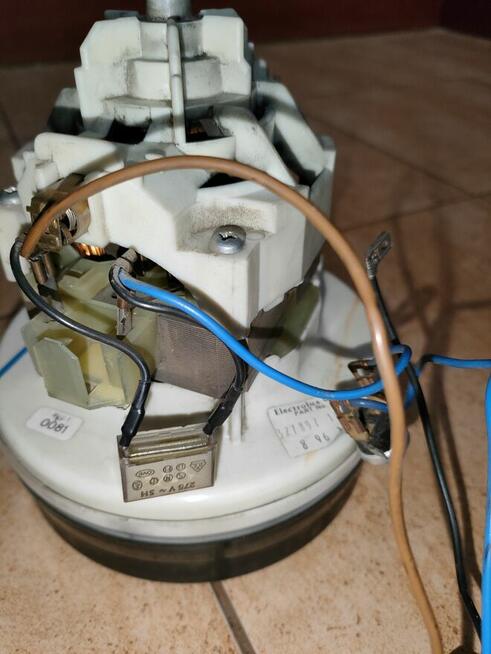 Electrolux Z1620 850W-1000W / silnik , zwijacz