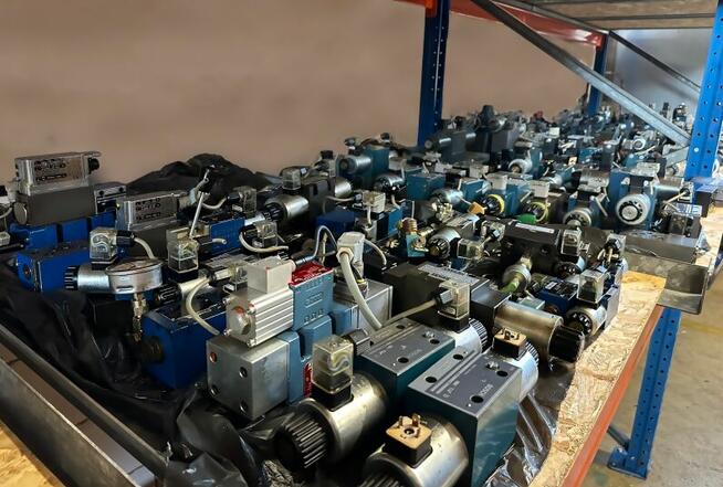 Części zamienne do wtryskarek  Hydrauliczne Zawory kierunko