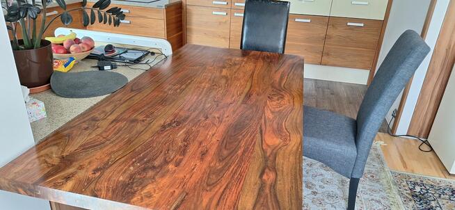 Sprzedam stół z litego drewna