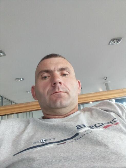 Szukam dziewczyny.