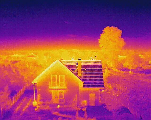 Dron termowizja , inspakcje .