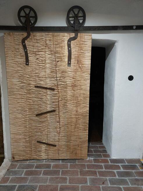 Duży dom pod salę weselną , konferencyjną lub cele mieszkaln