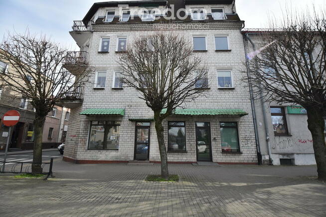 Lokal użytkowy z witrynami, w centrum Wołczyna