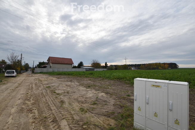 Świerczów - działka budowlana w centrum wsi