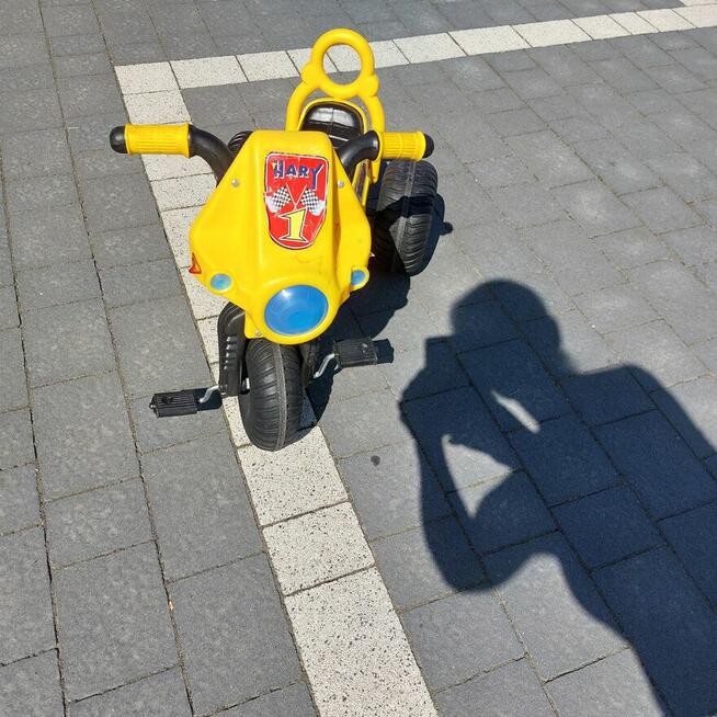 Motorek trójkołowy na pedały