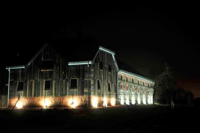 Duży dom pod salę weselną , konferencyjną lub cele mieszkaln