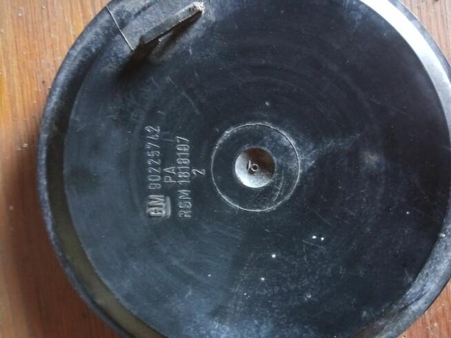 Osłona zaślepka górna zbiornika paliwa Opel Astra F