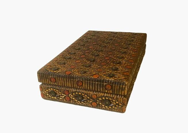 Drewniana szkatułka rękodzieło ludowe