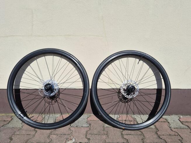 Sprzedam nowe koła szosowe