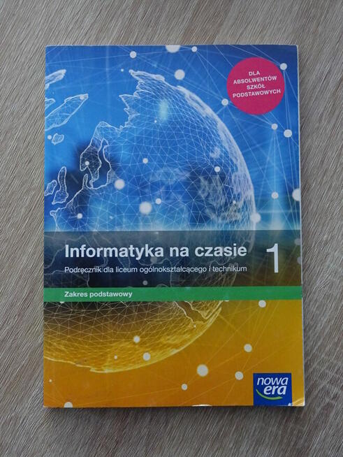 Podręczniki szkolne do pierwszej klasy liceum lub technikum