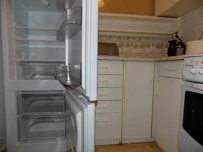 Centrum al. Jana Pawła II, przy rondzie ONZ-dwie linie metra