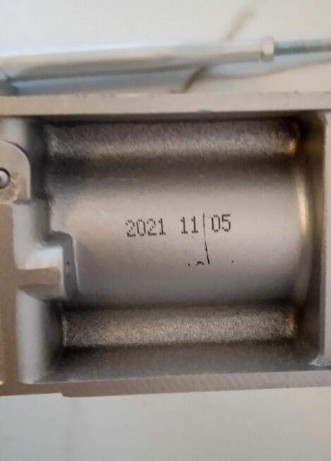 Nowy samozamykacz ASSA ABLOY dc120 srebrny, z ramieniem