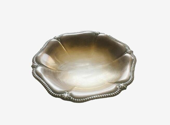 Platerowana patera na kulistych nóżkach