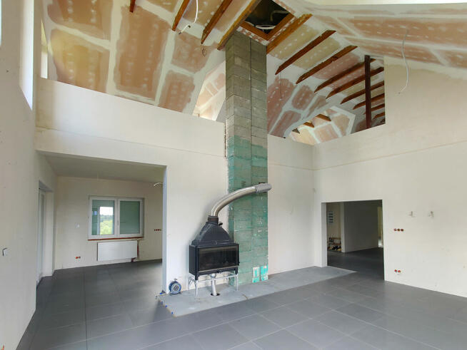 Sprzedam duży dom w górach, z lasem, działka 4,2 ha.