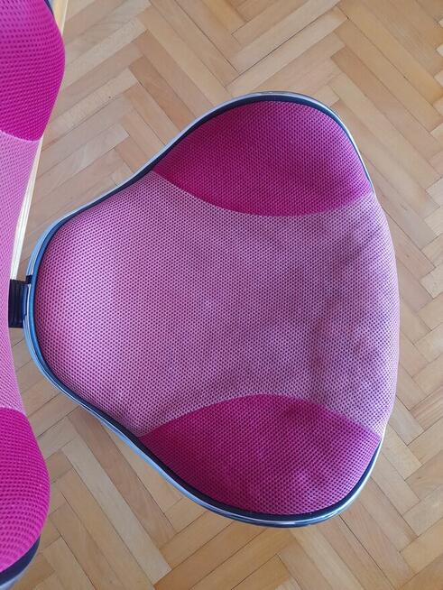 Sprzedam fotel obrotowy dzięcięcy na kółkach