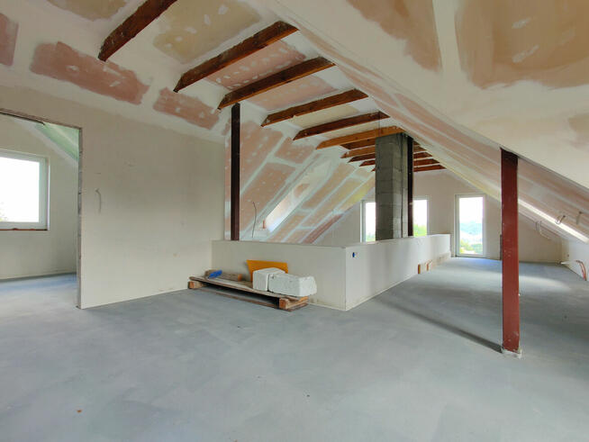 Sprzedam duży dom w górach, z lasem, działka 4,2 ha.