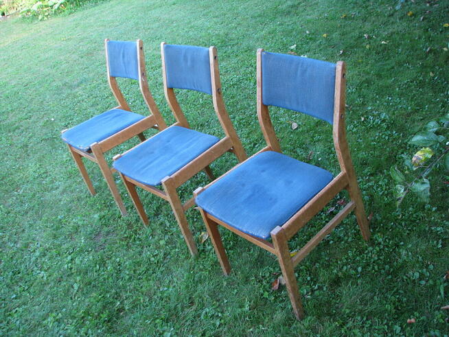 Tapicerowane krzesła drewniane typ 0200 - 207 Kwidzyń PRL