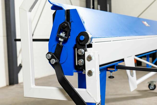 Zaginarka do blachy 3 m. Giętarka M20x3000/0,6 mm z nożem.