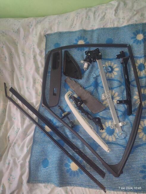 SUZUKI Elementy do Drzwi Prawych Przednich