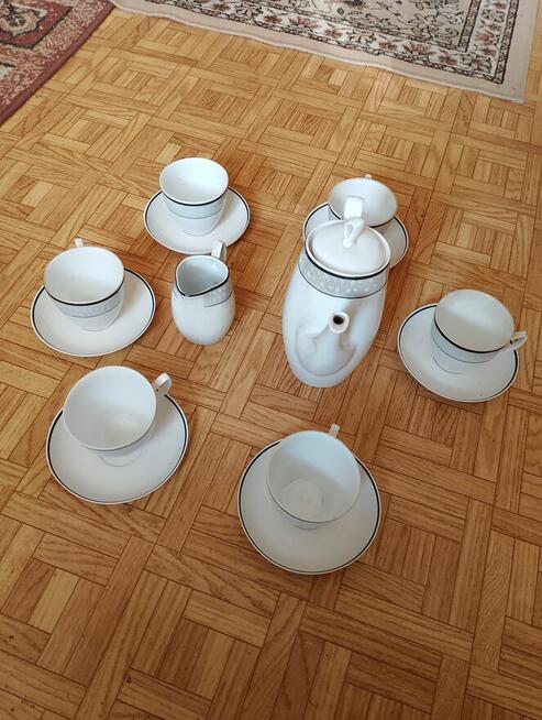 Stara zastawa, jak ma zdjęciach.