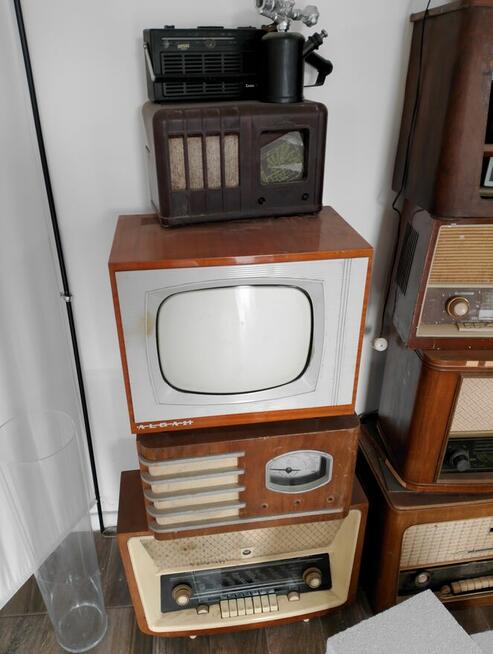 Stare radia, różne marki.