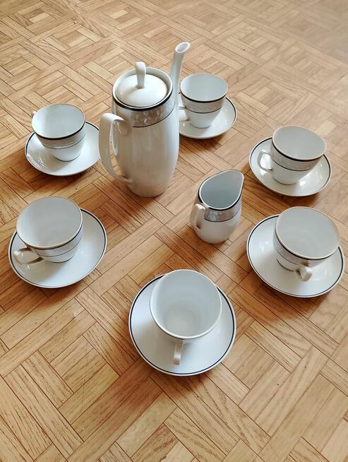 Stara zastawa, jak ma zdjęciach.