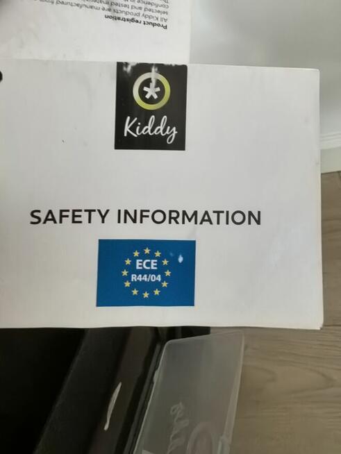 Fotelik dziecięcy samochodowy 15-36 kg