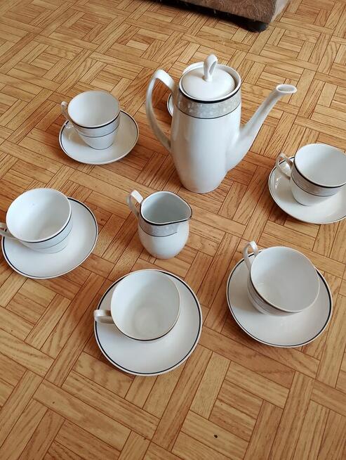 Stara zastawa, jak ma zdjęciach.