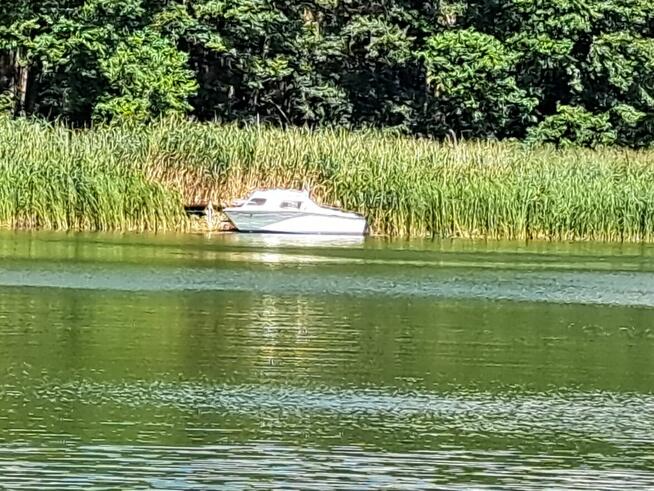 Łódź motorowa kabinowa