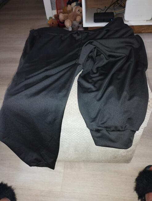 Spodnie dresowe czarne 3/4