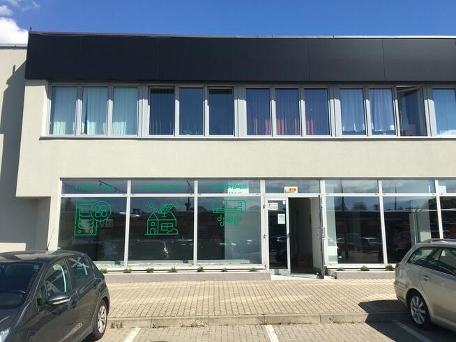 Lokal z witryną 73m2 - Przemysłowa 20 Płock