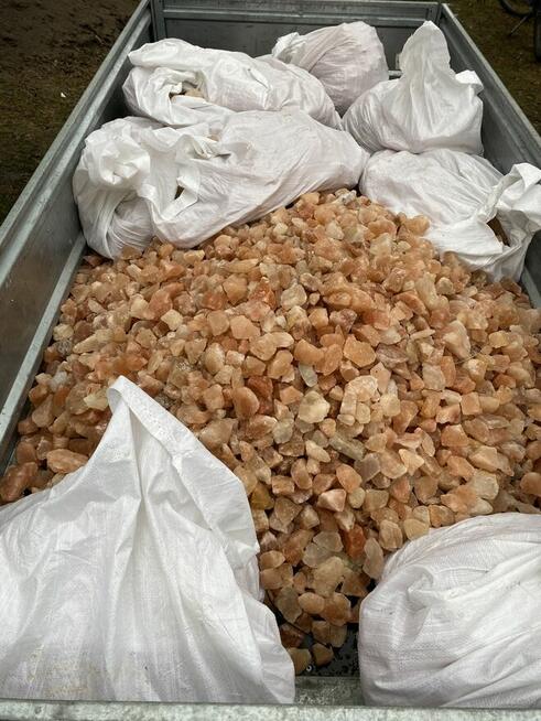 Sól himalajska Najtaniej małe, duże bryły soli, kruchy solne