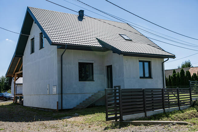 Na sprzedaż dom z dużym garażem!