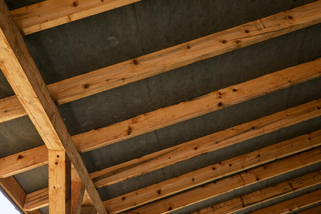 Na sprzedaż dom z dużym garażem!