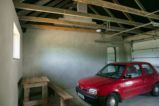 Na sprzedaż dom z dużym garażem!