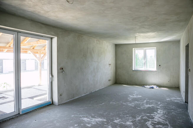 Na sprzedaż dom z dużym garażem!