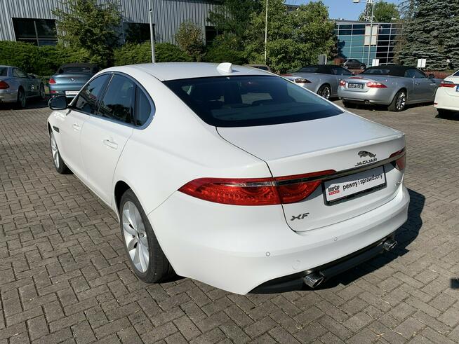 Jaguar XF 2.0d 241 KM