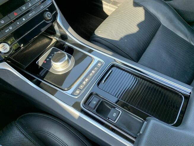 Jaguar XF 2.0d 241 KM