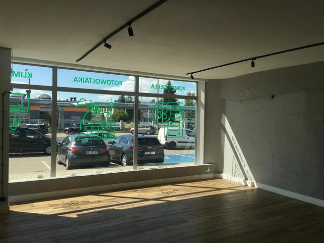 Lokal z witryną 73m2 - Przemysłowa 20 Płock