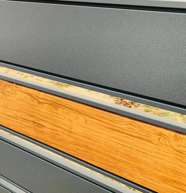 Ogrodzenia metalowe poziome z montażem. Panele palisadowe