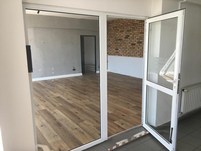 Lokal z witryną 73m2 - Przemysłowa 20 Płock