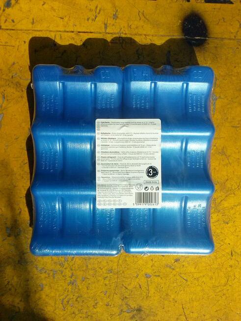 Wkłady do lodówki turystycznej, 2 szt., nowe, 10 zł.